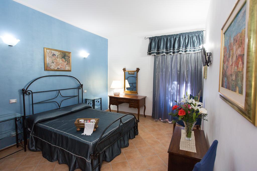 Casa Lollobrigida Bed and Breakfast Τσιαμπίνο Δωμάτιο φωτογραφία